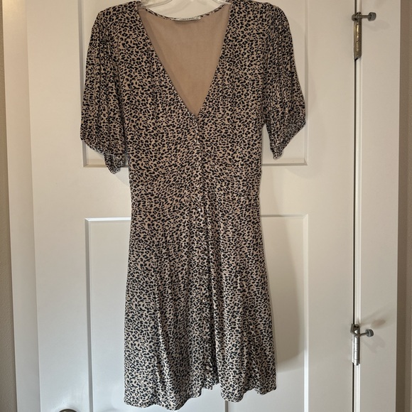Abercrombie & Fitch Lined Soft Women's Short Sleeve Animal Print Dress Size LT - Picture 1 of 8